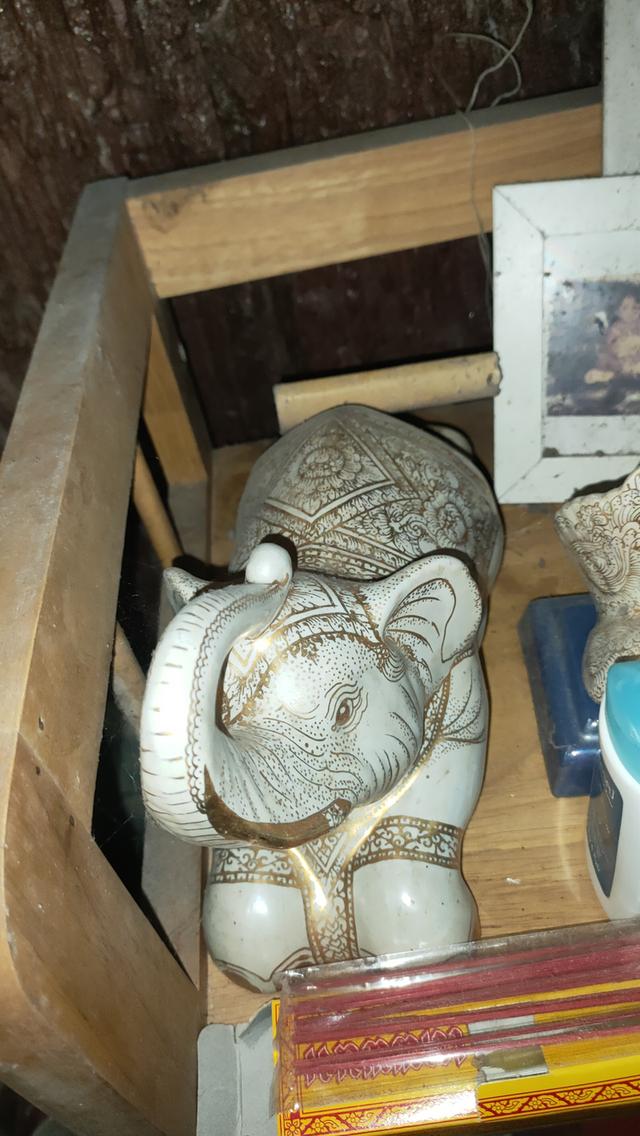 ช้างเซรามิกลายเส้นทองแท้ 4