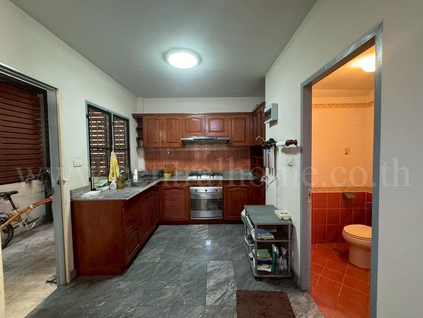 ทาวน์เฮ้าส์ บ้านเปี่ยมสุข งามวงศ์วาน 23 - ซอยวัดบัวขวัญ หลังริม ทำเลดี 9