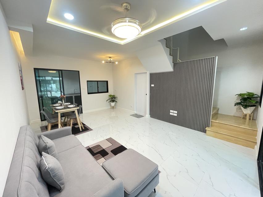 ทาวน์เฮ้า 3 ชั้น ม.บ้านกลางเมือง พหลโยธิน50 โครงการมีระดับ ใกล้รถไฟฟ้าสีเขียว ต่อเติมครัวหลังบ้านพร้อมลงเสาเข็มใหม่ พร้อมอยู่ ยื่นกู้ฟรี 3
