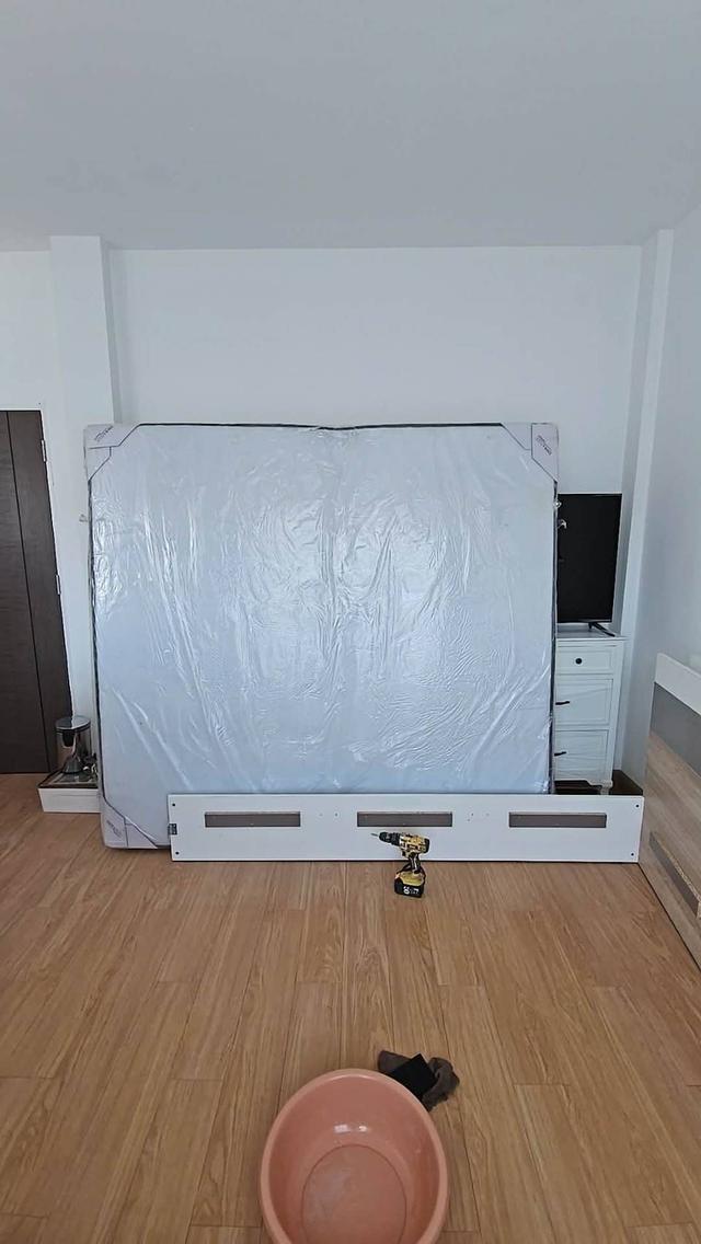 ที่นอน ขนาด 6 ฟุต ยี่ห้อ THERAFLEX พร้อมเตียง