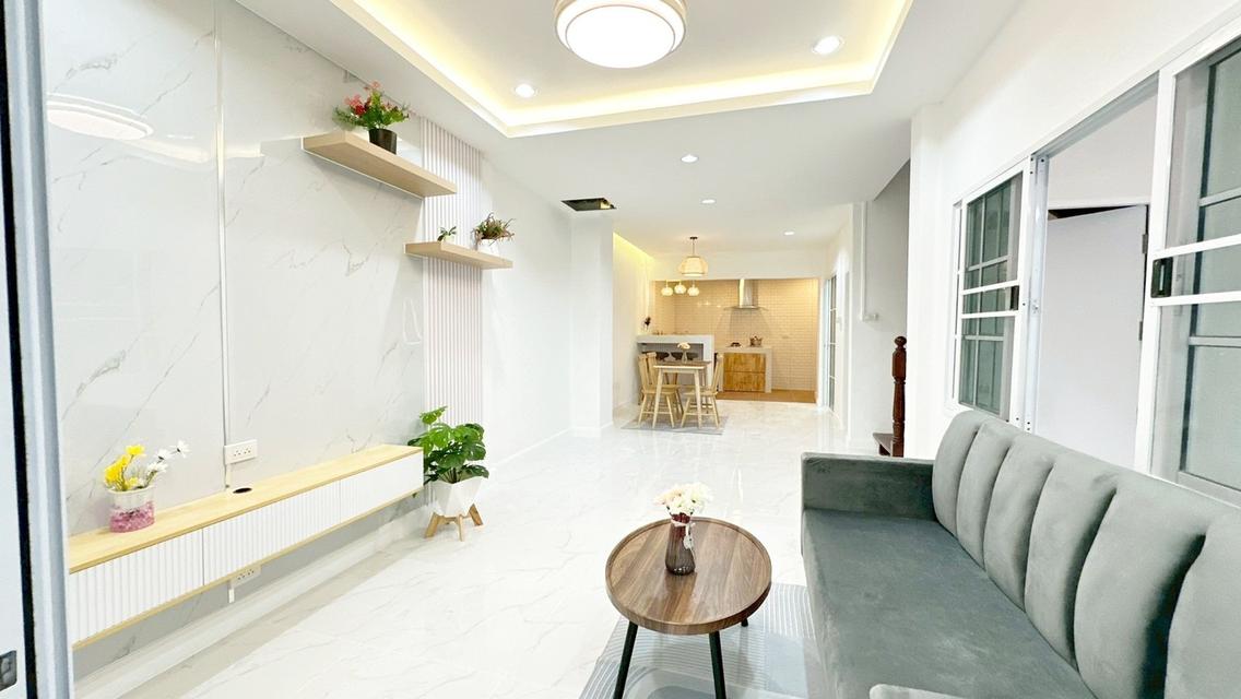 หมู่บ้านวรารักษ์ เลียบคลองสอง 5