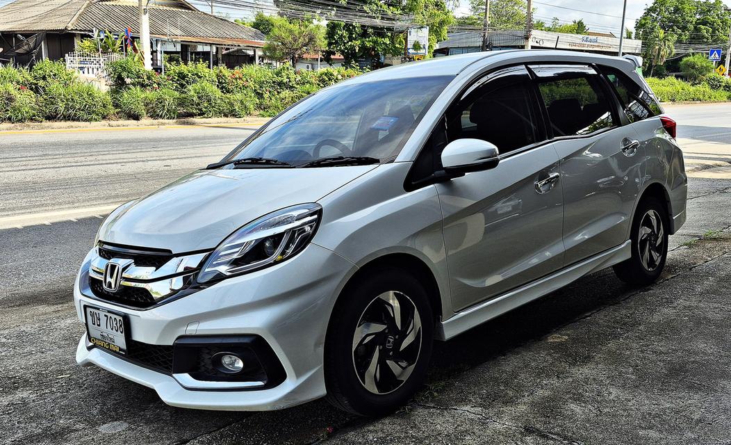 mobilio 1.5 rs 7ที่นั่งมือเดียวออกห้างเดิมจัด สวยจนข้างบ้านถามว่าหามาจากไหน รูปย่อยที่ 3