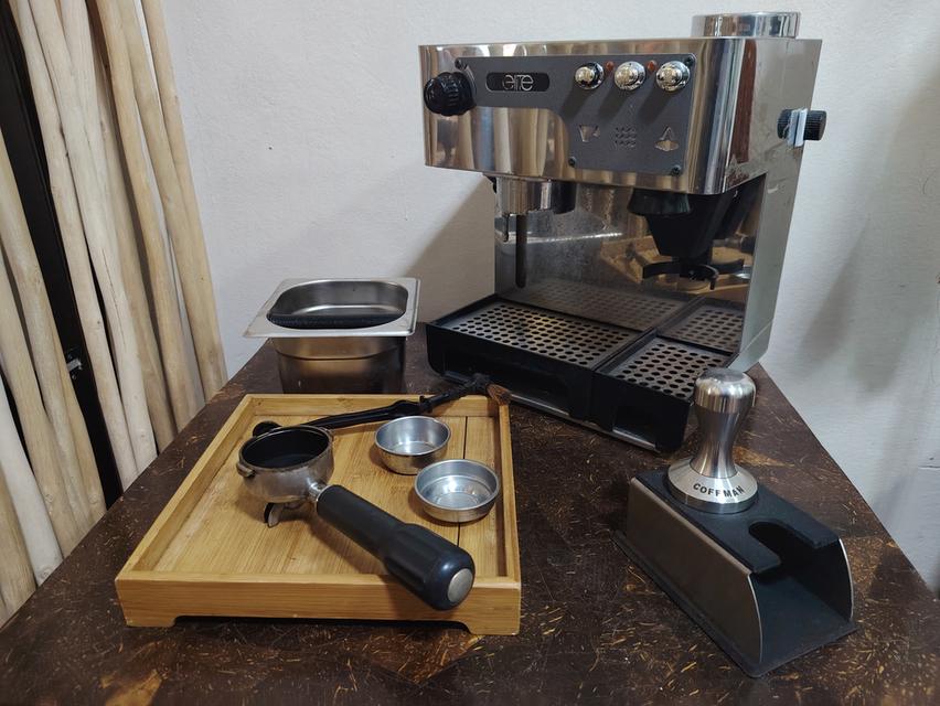 เครื่องทำกาแฟ  #EspressoMachine​ ยี่ห้อ Elite Italy​ ทนอึด แข็งแรง​ #ส่งต่อพร้อมอุปกรณ์การชงตามภาพ