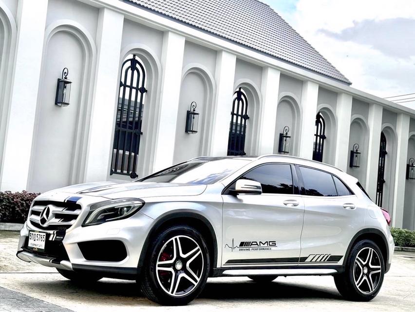 MERSEDES BENZ GLA 250
