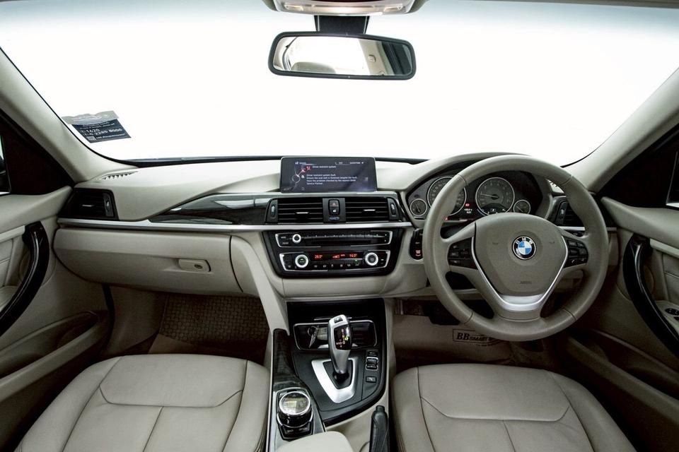 รหัสรถ 1D799 BMW 320i Modern 2013