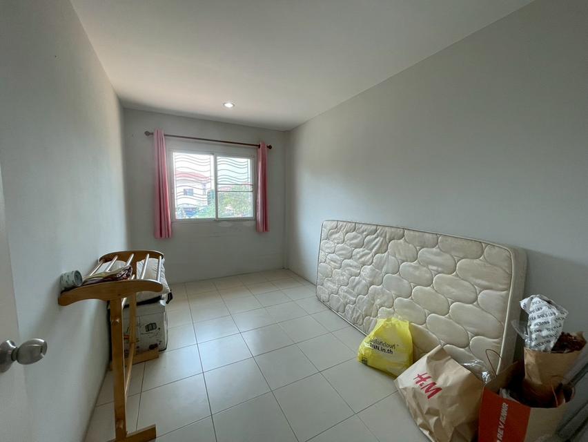 หมู่บ้านสุขสำราญ ลีฟวิ่ง (ประชาอุทิศ 90) ถนน รพช.ประชาอุทิศ ต.คลองบ้านสวน อ.พระสมุทรเจดีย์ จ.สมุทรปราการ 17