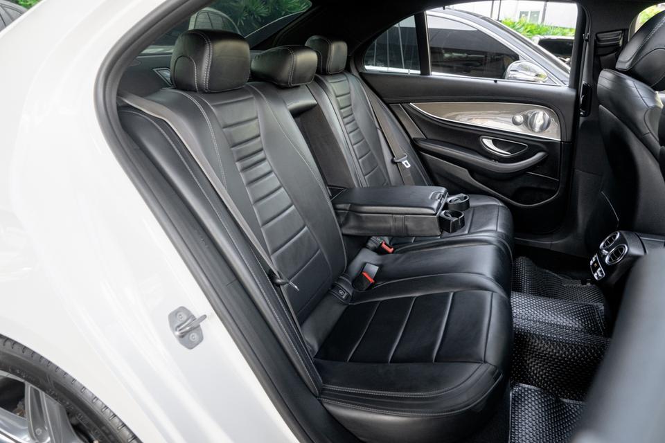 MercedesBenz E350e AMG Plug-in Hybrid ปี2017 ⚡️เข้าใหม่ รุ่น 𝐌𝐢𝐧𝐨𝐫 𝐂𝐡𝐚𝐧𝐠𝐞𝐝 สวยเป๊ะพร้อมรับกลับบ้าน👍🏼 6