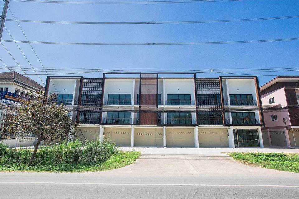 ให้เช่าอาคารพาณิชย์ 3 ชั้น พื้นที่ 200 ตรม. 25,000.-/เดือน ทำเลดี ตอบโจทย์ทุกธุรกิจ! ✨ 1