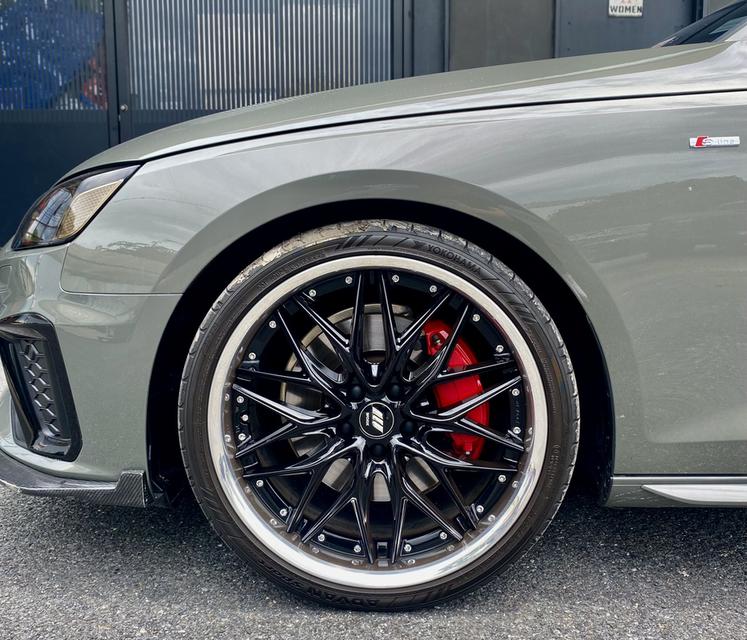 Audi A4 Avant 45tfsi Quattro Icon Black 8
