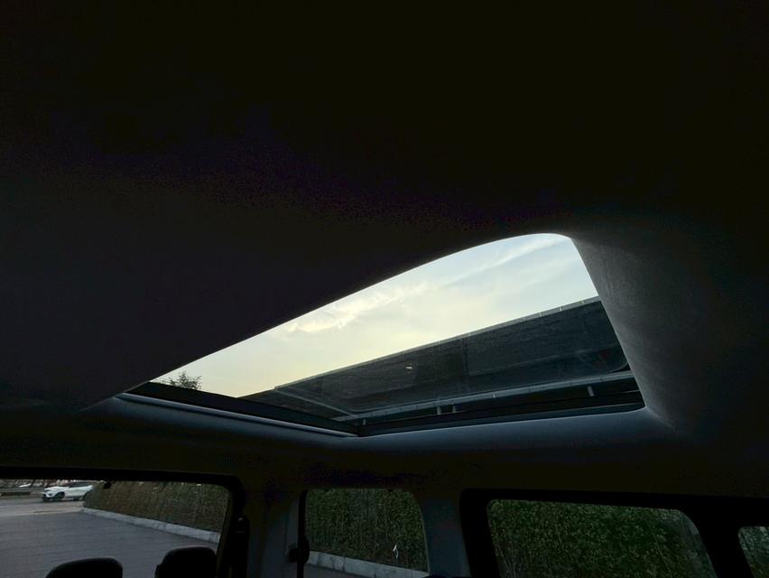 Hyundai Staria Premium Sunroof 2.2D 8AT ปี 2022 จดทะเบียน 2023 รูปที่ 11