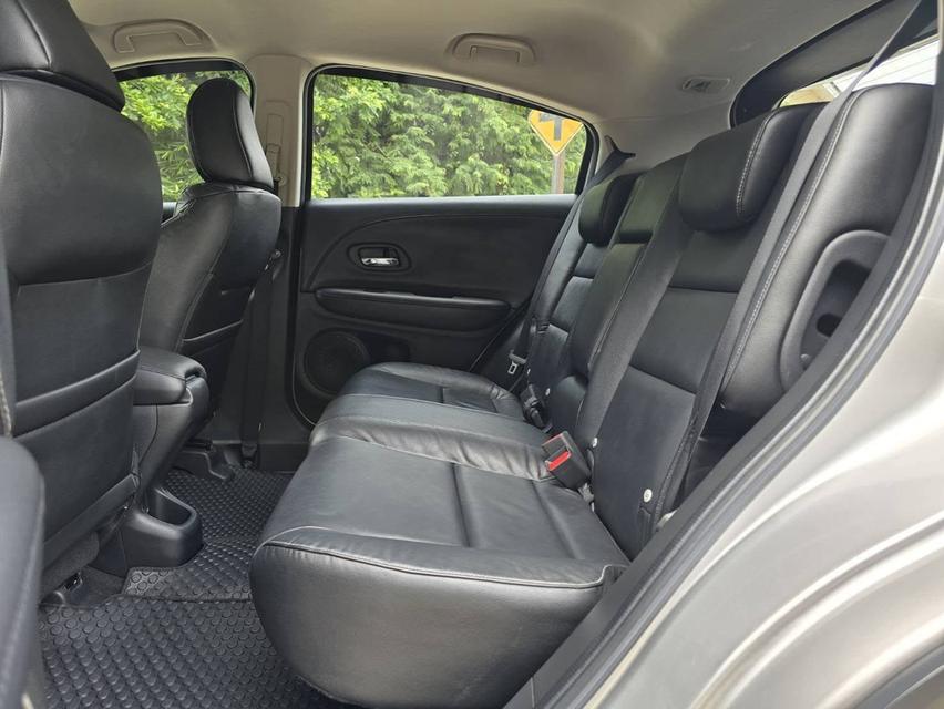 Honda HRV 1.8E ปี 2015  เจ้าของเดียว  13