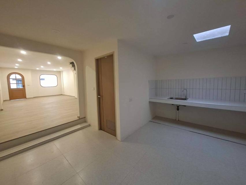 ขายทาวน์เฮ้าส์ 2 ชั้น ซอยอุดมสุข 47 รีโนเวทใหม่ทั้งหลังพร้อมอยู่ (N.1925) 8