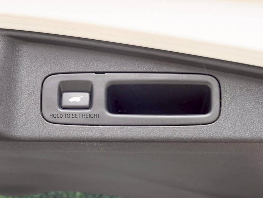 Honda CR-V 1.6DT EL ปีจด 2018 13