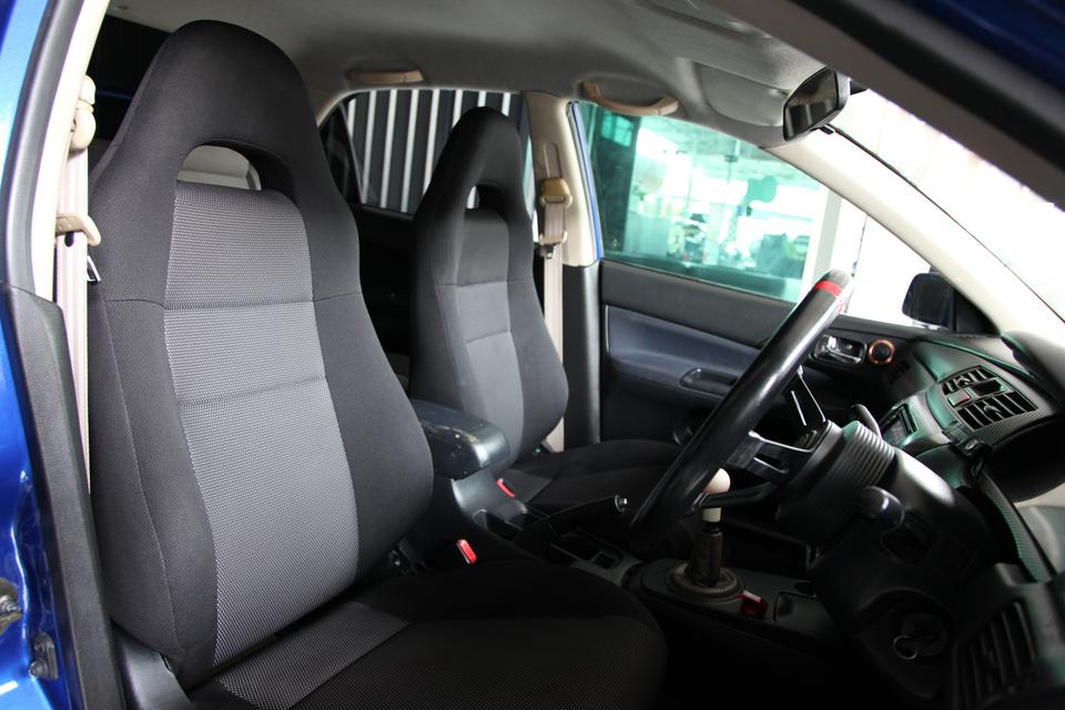 MITSUBISHI Lancer CEDIA สีน้ำเงิน