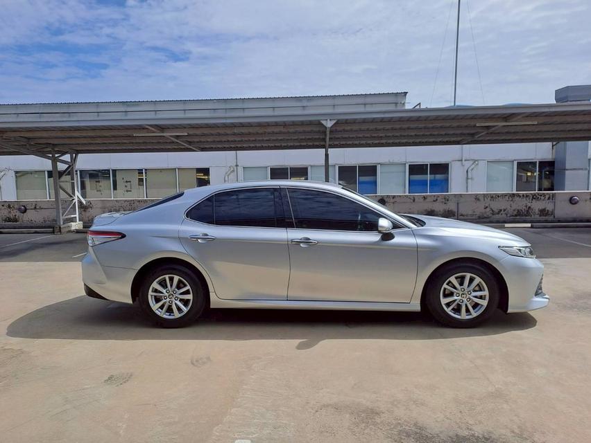 Toyota Camry 2.0 g ปี 2019 รถสภาพสวยมือเดียวจากป้ายแดง