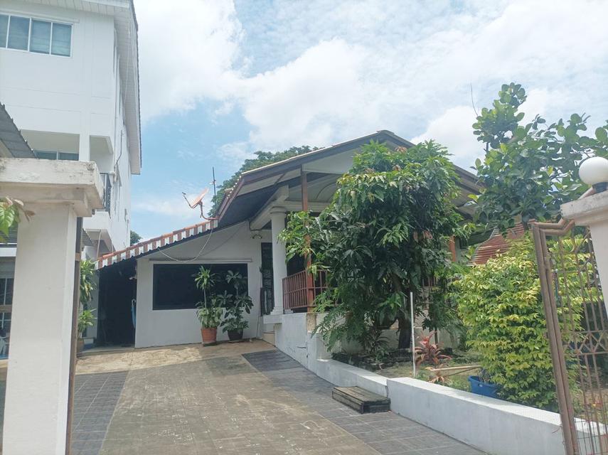 ขายบ้านด่วน ราคาถูก ม.เมืองเอก 2 หลัง 3