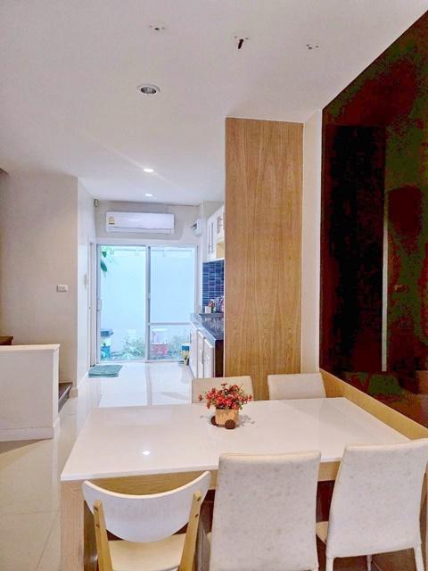 รร.เตรียมน้อม 475.ม สุขาภิบาล 3 วงแหวนตะวันออก ให้เช่าทาวน์เฮาส์หรู 3 ชั้น ถนนรามคำแหง 140–146 3นอน 3น้ำ MRTสัมมากร 700 1