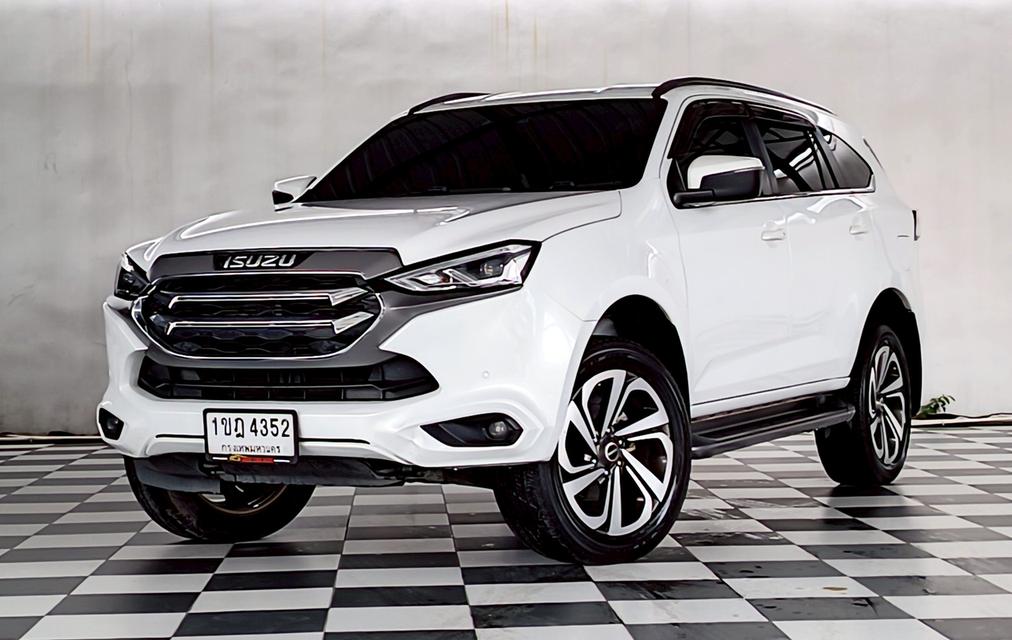   ISUZU MU-X 3.0 ULTIMATE 4WD ปี 2021 Mile 69,937 km. (999,000) 