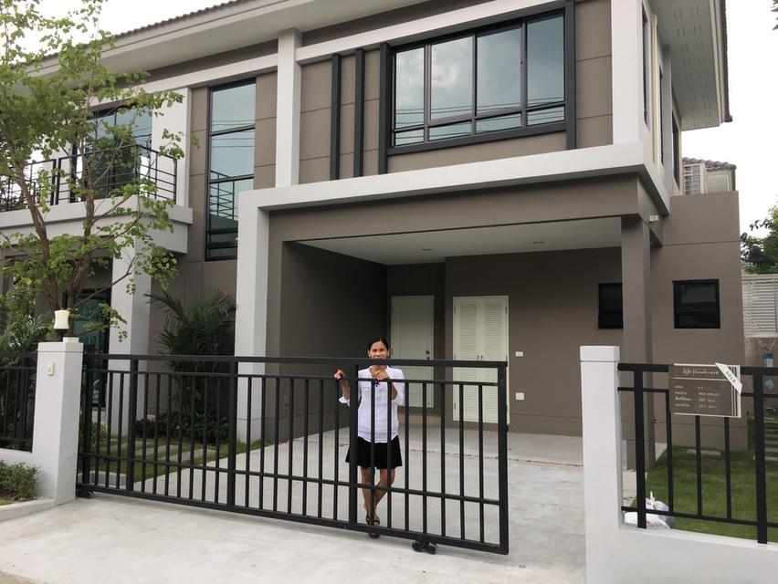 บ้านเดี่ยวพร้อมที่ดิน 1