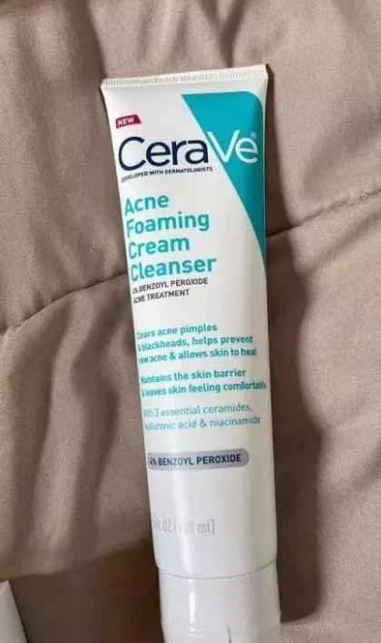 Cerave Acne Foam Cleanser  1
