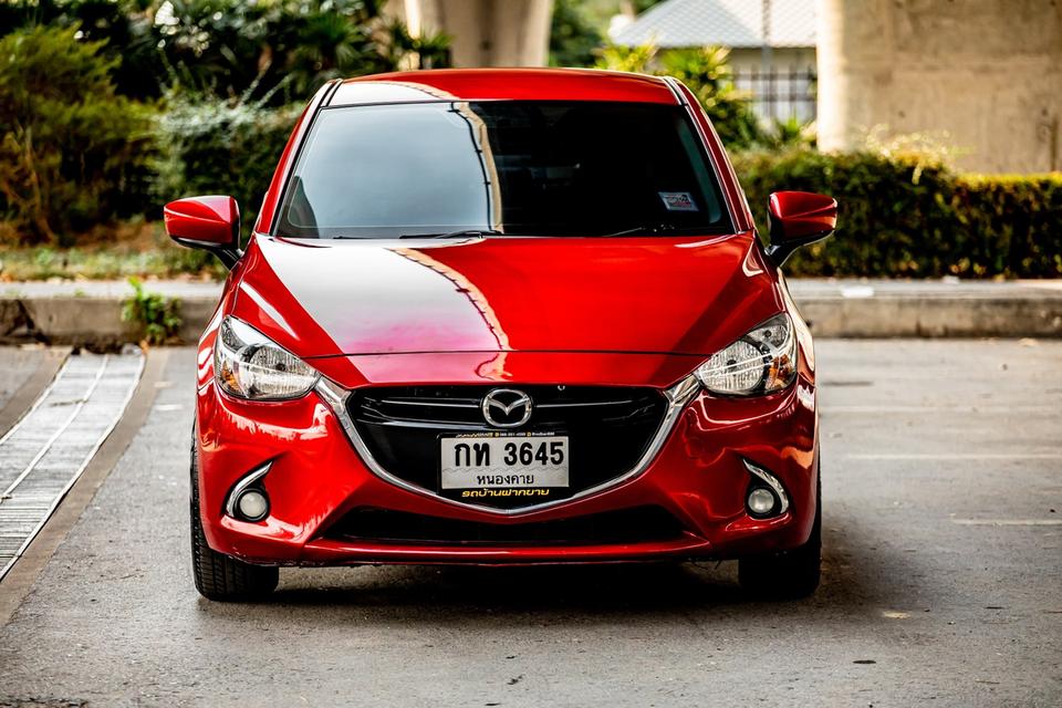 Mazda2 1.5 XD Highplus Sedan ดีเซล รุ่นท๊อป ปี 2015 สีแดง
