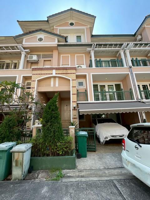 ปรับลดราคา ให้เช่า ทาวน์โฮมหรู 4 ชั้น คริสตัล วิลล์ Townhome Crystal Ville โครงการอยู่หลังเซ็นทรัลอีสต์วิลล์ติดทางด่วน เอกมัยรามอินทรา ซอยประดิษฐ์มนูธ 2