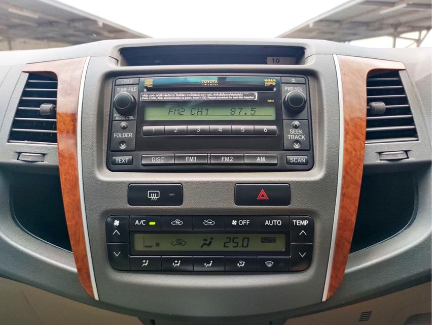 รหัสรถ CAT9702 2010 TOYOTA FORTUNER 2.7V ออโต้ ตัวท้อป สีบรอนซ์เทา เบนซิน 12