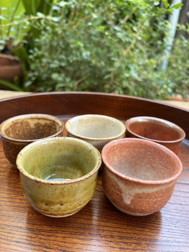 ชุดถ้วยชา/สาเก จำนวน 5 ใบ งานดินเผาทำมือ รูปที่ 2