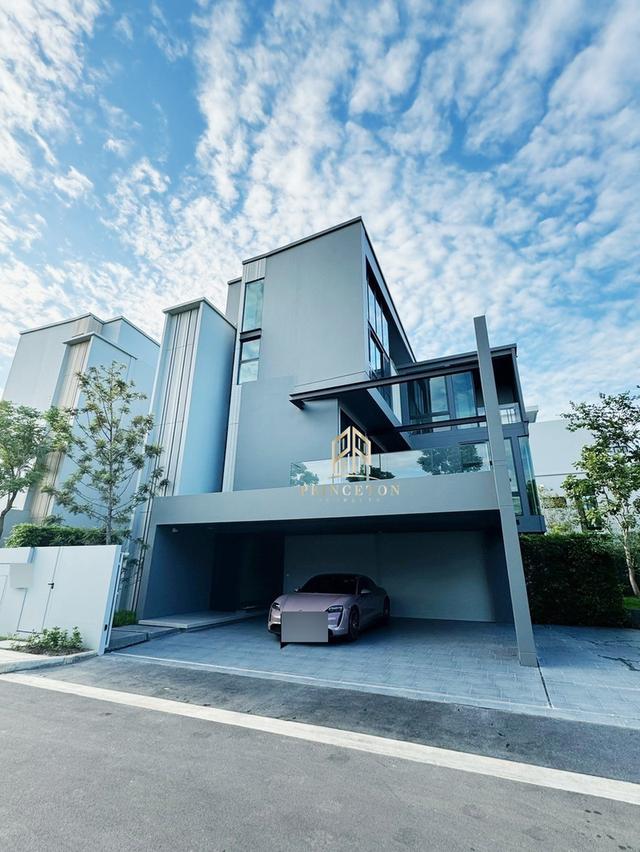 For rent Vive Krungthep Kreetha ให้เช่าบ้าน วีเว่ กรุงเทพกรีฑา 4 ห้องนอน  2