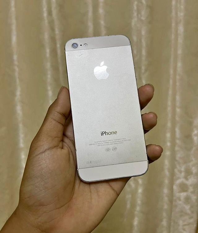 iPhone 5 มือสอง 1