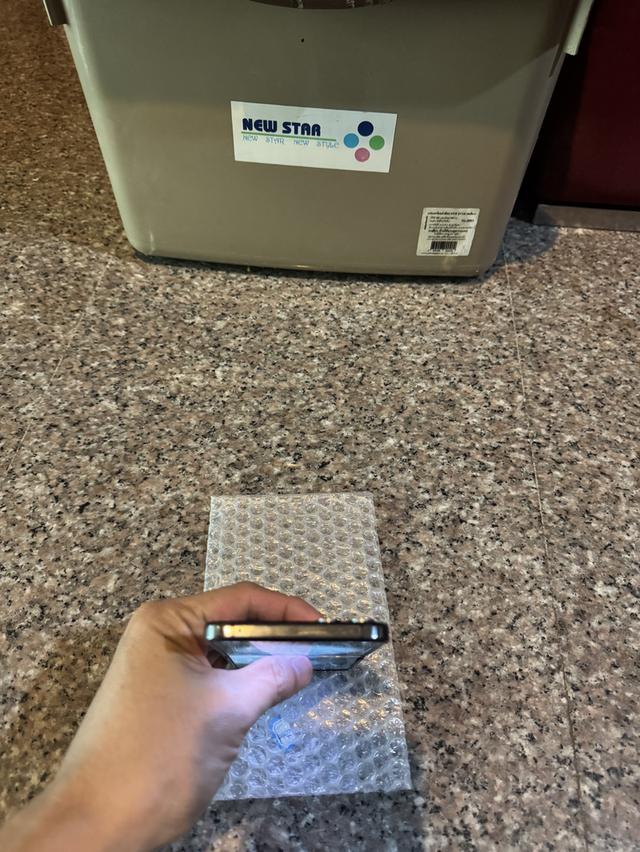 ขายๆๆๆถูกSamsungFlip5สีGray512กิ๊กการใช้งานดีเยี่ยมทุกๆฟังชั่นเครื่องสูนTrueเครื่องรีสโตได้ตลอดไม่มีติดแอคเค้าใดๆคับ  สภาพ: 93% สวยๆคับ  ราคา: 7990 ม รูปที่ 3