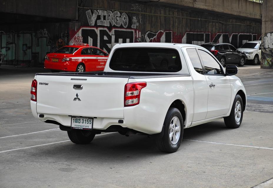 Mitsubishi Triton 2.4 GLX Mega Cab MT ปี 2015 4