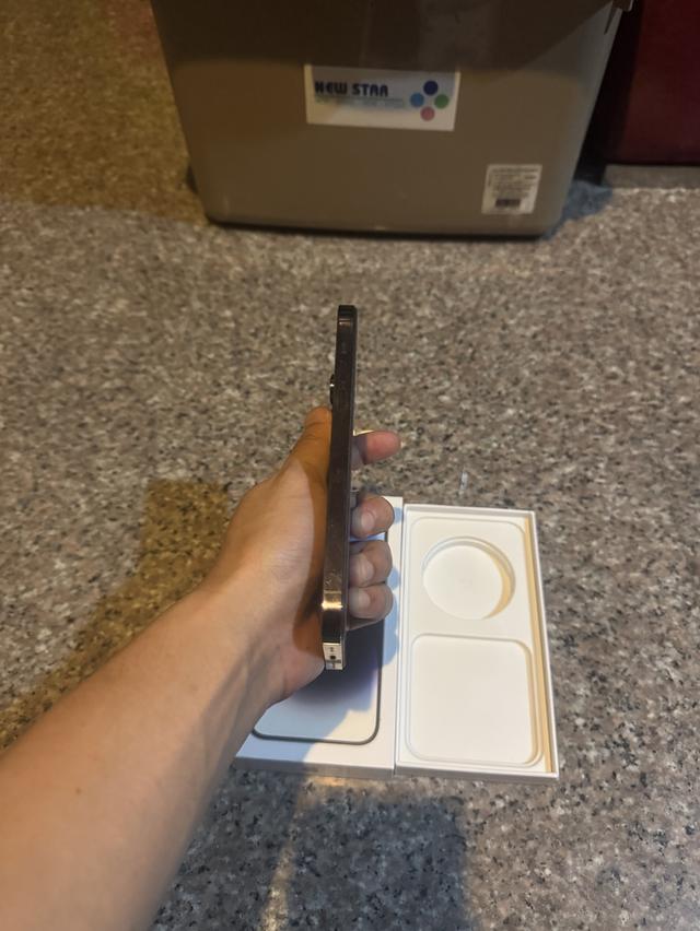 ขายๆๆๆถูกๆๆไอโฟน14ProMaxสีใหม่Purple128กิ๊กมีกล่องสูนTrueใช้งานปกติหมดทุกๆฟังชั่นเครื่องรีสโตได้ตลอดไม่มีติดไอคราว  สภาพ: 95% สวยๆๆคับ  ราคา: 16500 ม 6