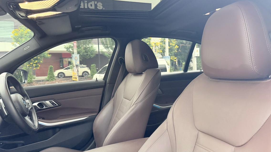 รหัสรถ KPV53 ⚫ BMW 330e M Sport ปี 2023 รูปที่ 4