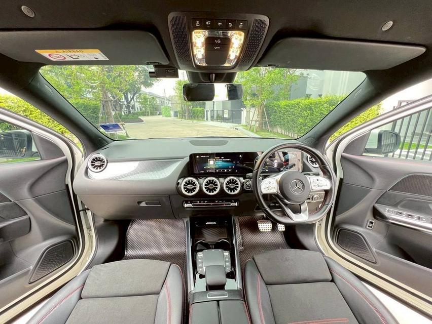 Mercedes-Benz GLA200 AMG 2022 12