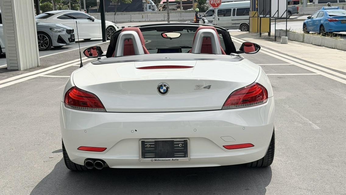 2010 BMW Z4 2.5 sDrive23i สีขาว Milage 40,XXX KM สวยที่สุดเท่าที่เคยเห็น เดิมทุกจุด รถศูนย์ Millennium auto เข้าศูนย์ เซอร์วิสศูนย์ทุกระยะ รูปที่ 7