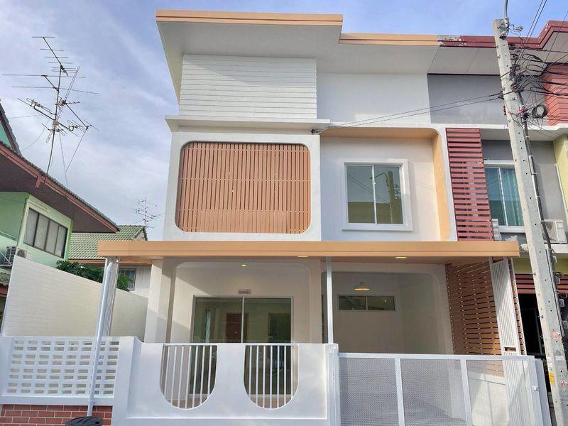 ขาย ทาวน์เฮ้าส์ 2 ชั้น หมู่บ้านบัวทองธานีเฟส 18  ซอย 3 1