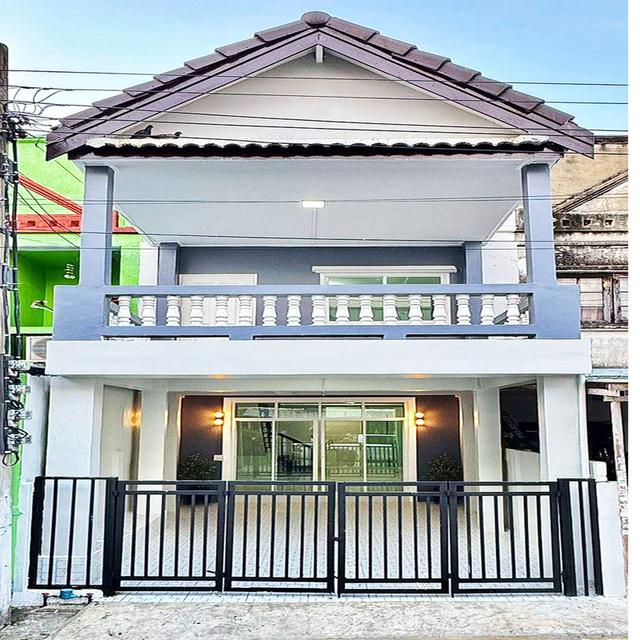ขายทาวน์เฮ้าส์2 ชั้น เนื้อที่ 16 ตร.ว หมู่บ้านอัมพรไพศาล ถนนสุขาประชาสรรค์ 3  รีโนเวทใหม่ 2
