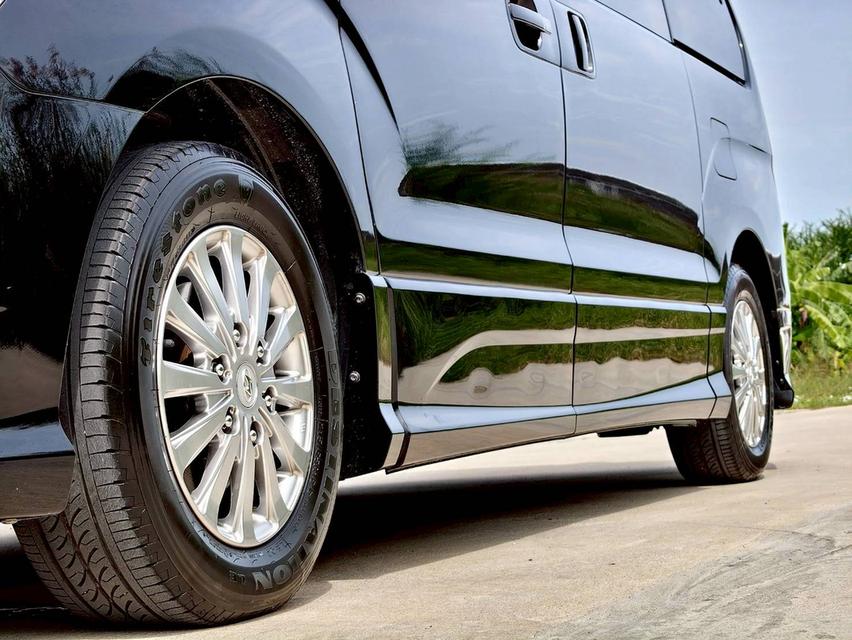 Hyundai H1 2.5Deluxe ปี17 17