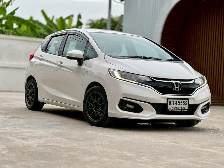 ปี 2018 HONDA JAZZ, 1.5 i-VTEC V รถสวยเดิม เช็คศูนย์ทุกระยะ