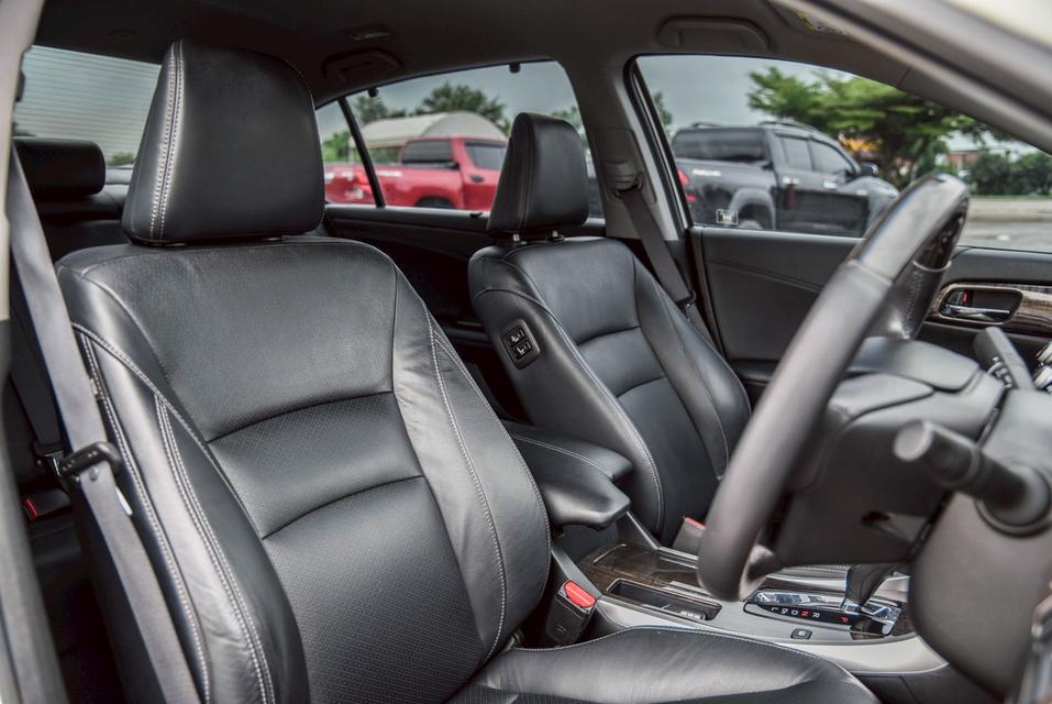 รหัสรถ CBL8674 Honda Accord 2.0 E AT 2017 10