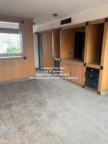 Office ขายอาคารสำนักงาน 6.5 ชั้น (ต้องรีโนเวท) มีช่องลิฟต์ จอดรถได้ 2 คัน ติดถนนรัชดาภิเษก 72 ตร.ว. (พื้นที่ใช้สอย 2,016 2