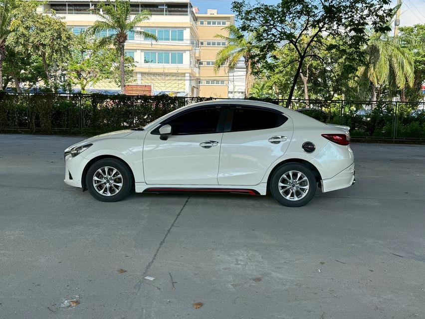 ขายรถ mazda2 1.3 High Sedan ปี 2015 สีขาว เกียร์ออโต้ 7