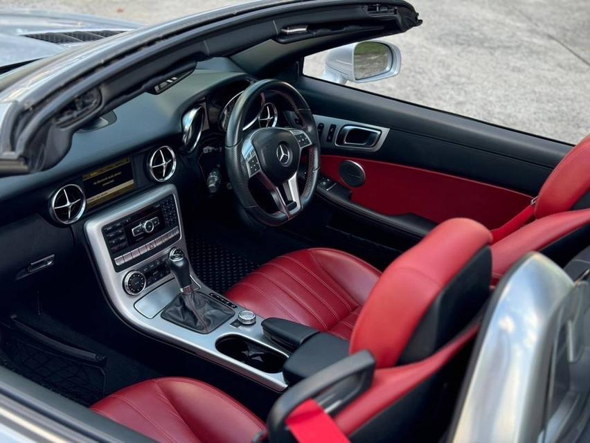 Mercedes Benz SLK200 AMG Roadster 2011 ประวัติดี ใช้น้อย รถสวยมีเสน่ห์สุดๆ 13