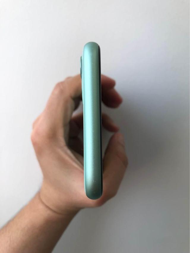 ขาย Iphone 11 (สีเขียว)  2