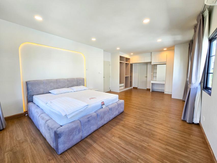 ขาย บ้านเดี่ยว 𝐂𝐞𝐧𝐭𝐫𝐨 𝐁𝐚𝐧𝐠𝐧𝐚 🏡แบบบ้านใหญ่สุดในโครงการ เฟอร์นิเจอร์ครบ หน้าบ้านทิศเหนือ ฮวงจุ้ยดีเยี่ยม 10/10 12