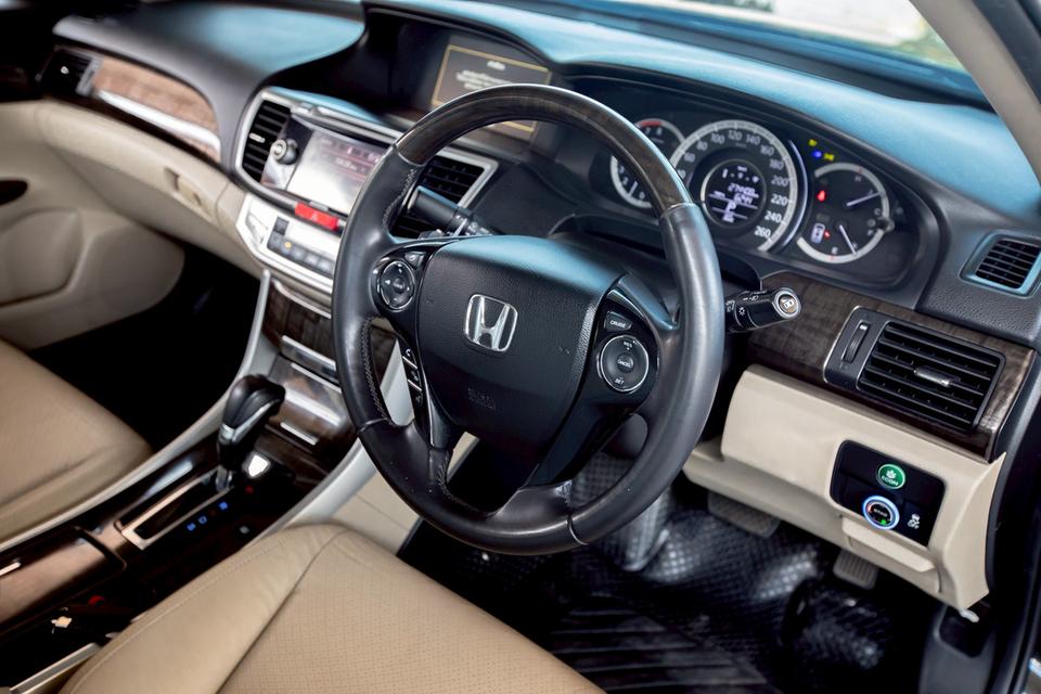 Honda Accord 2.0EL ปี 2013 สีดำ มือเดียวป้ายแดง 13