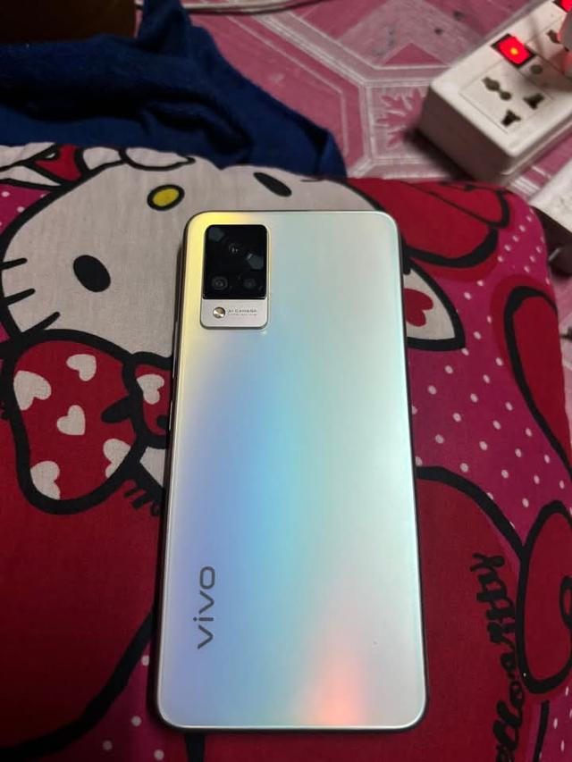 ปล่อยขาย Vivo V21