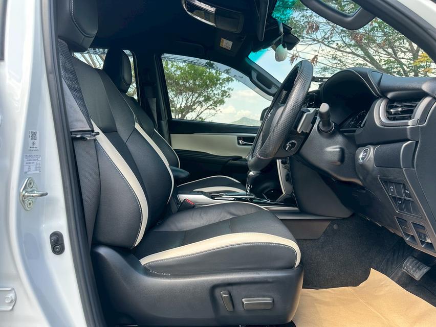 Toyota Fortuner Legenger 2.8 4wd ปี23 รูปที่ 10