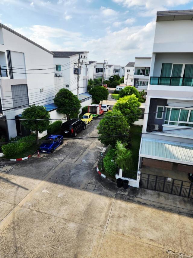 ขายทาวน์โฮม 3ชั้น 17